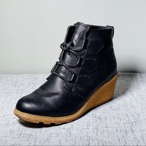 Black and Tan Dirty Laundry Wedge Booties
